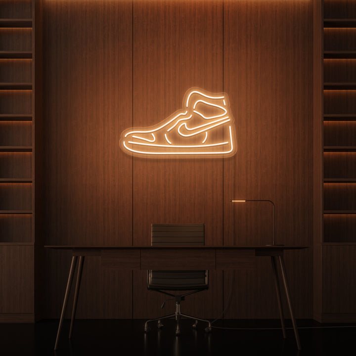 Leuchtreklame „NIKE“. 