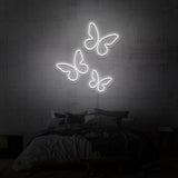 "BUTTERFLIES" NEON SKILT