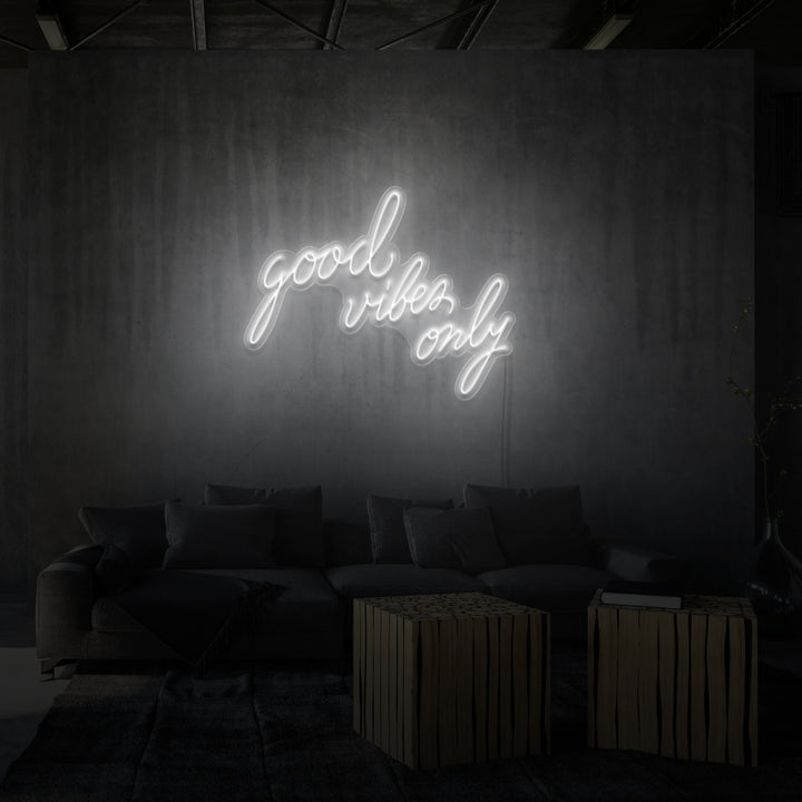 "GOOD VIBES ONLY" NEON SKILT