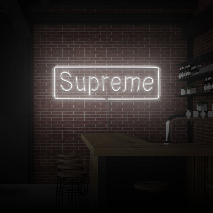 "SUPREME" NEON SKILT